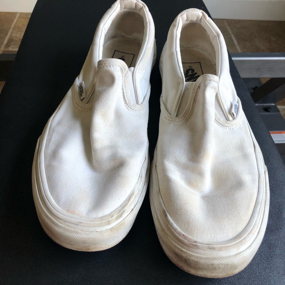 VANS SLIP-ONS